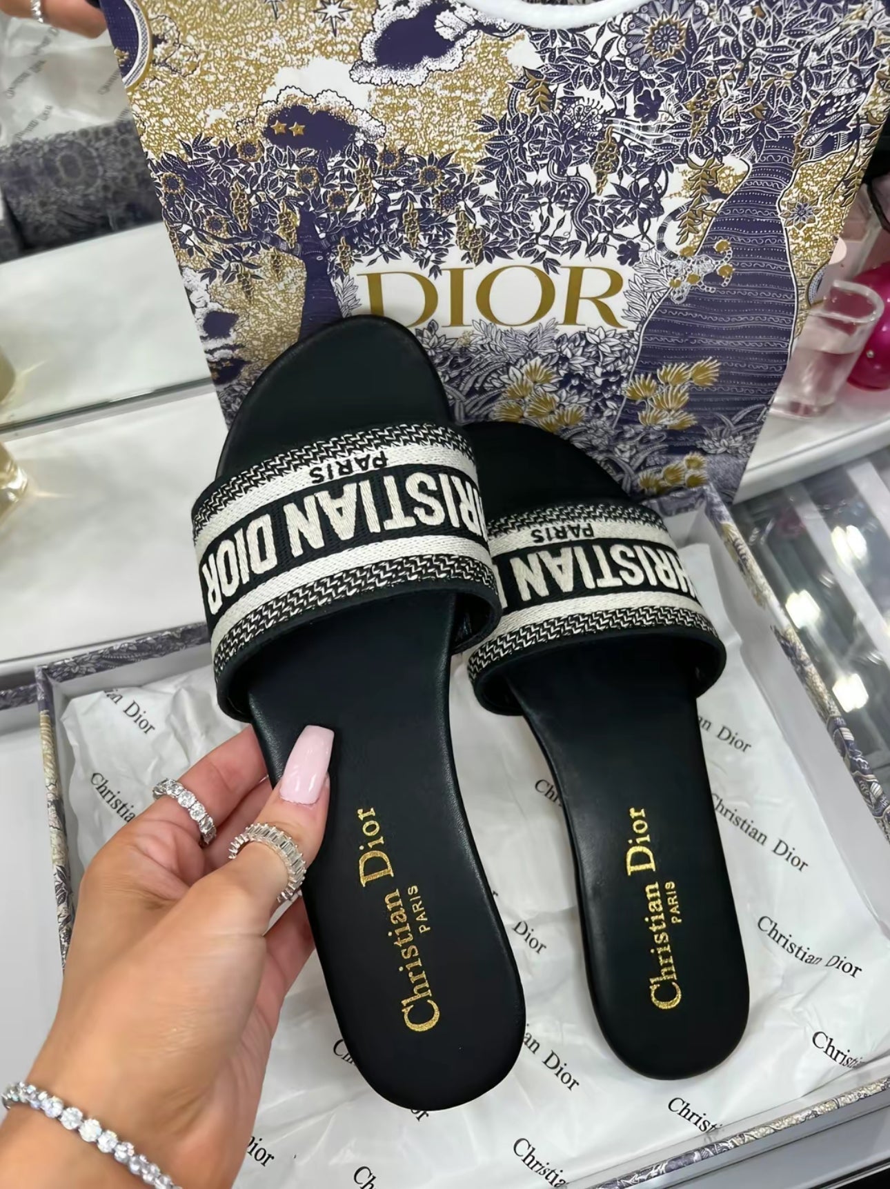 "CD" sandals black and white