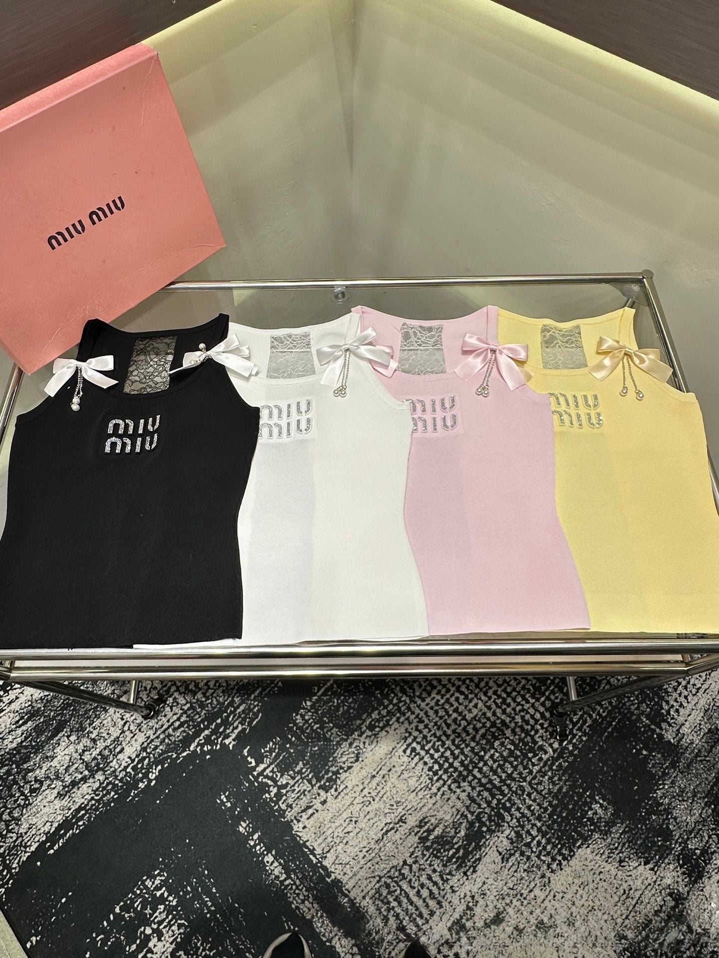 "MIU" TOP MIT SCHLEIFE