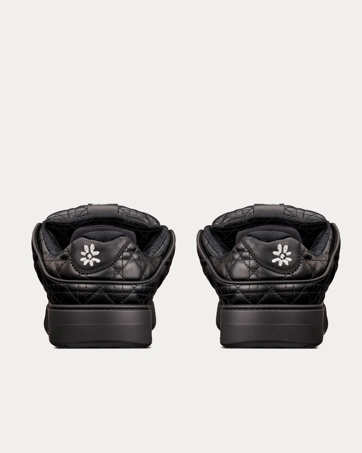 "B9" Sneaker