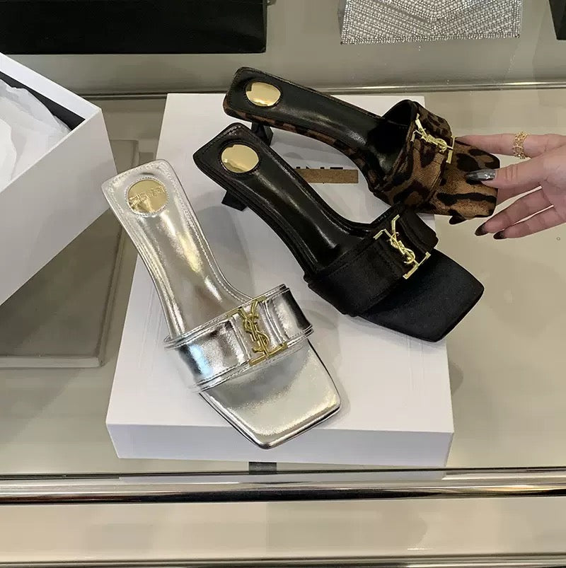 "YSL" KITTEN HEELD