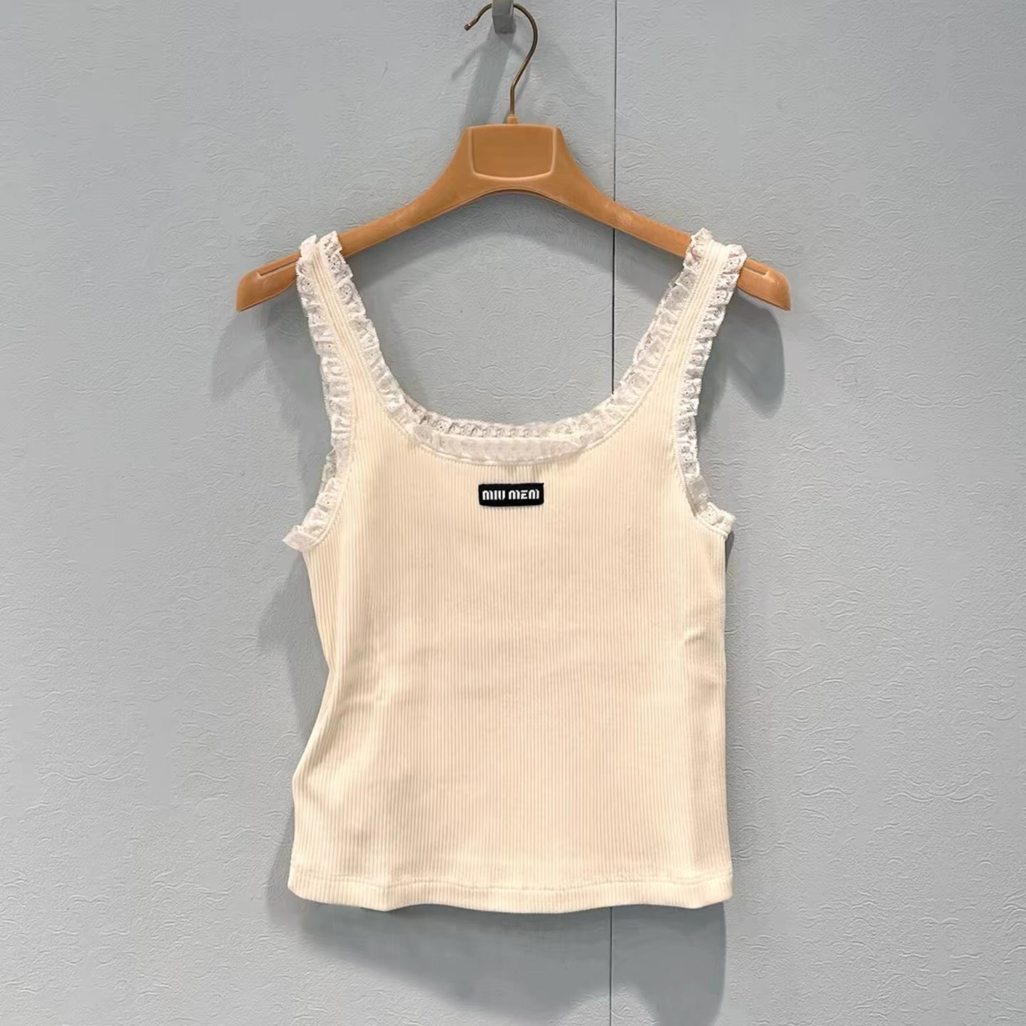"MIU" TOP