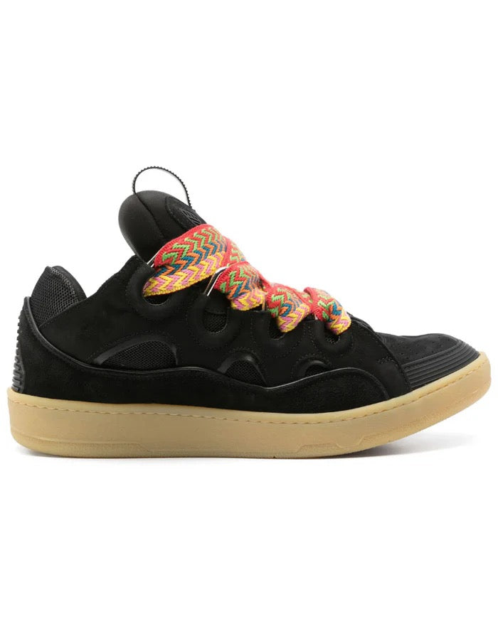 "Curb-Sneaker"
