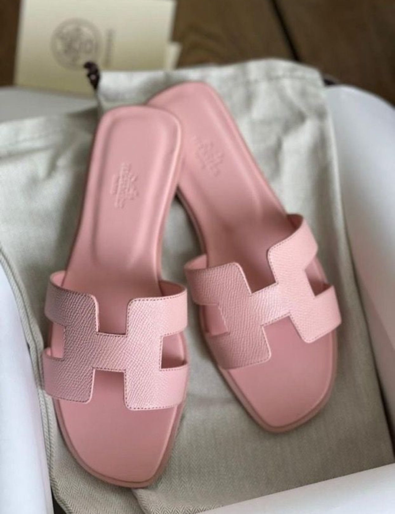 "Herm" it girl pink sandals