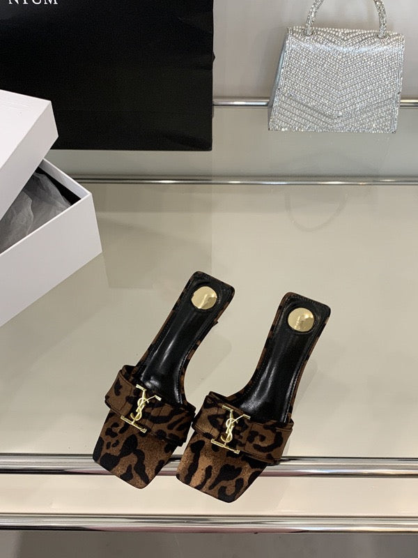 "YSL" KITTEN HEELD