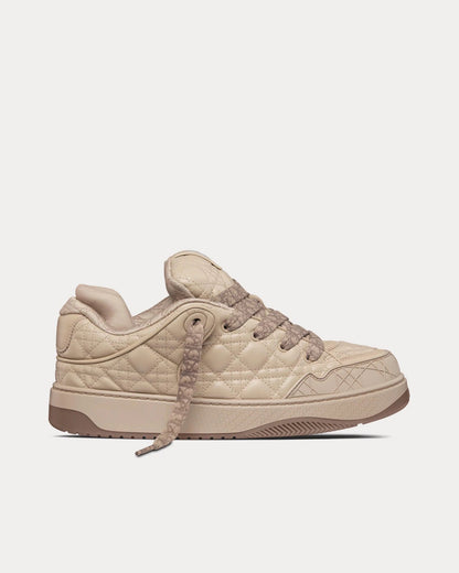 "B9" Sneaker