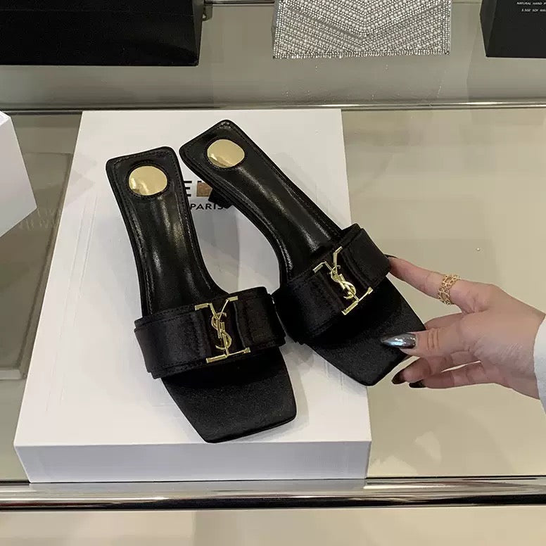 "YSL" KITTEN HEELD
