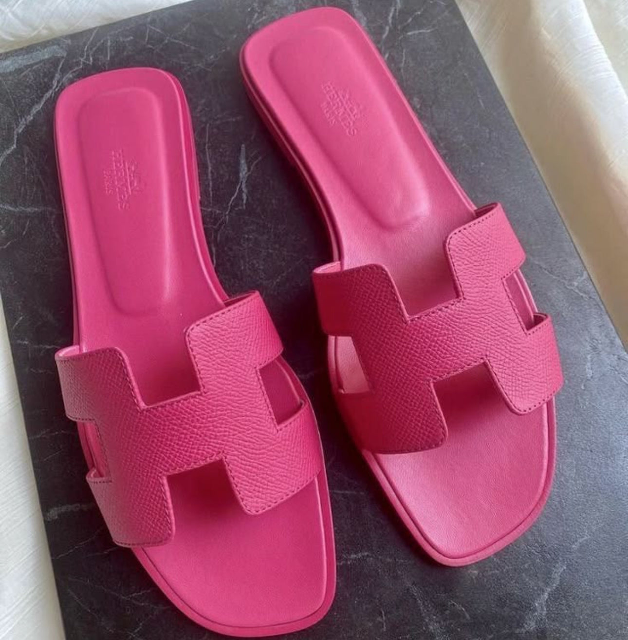 "Herm" it girl pink Sandals