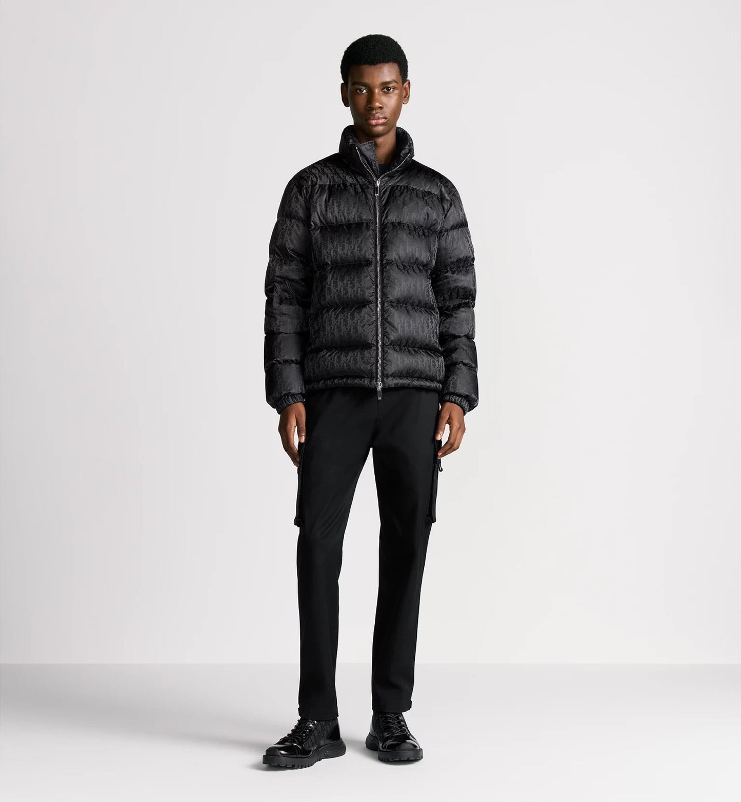 "D" Oblique Puffer Schwarz